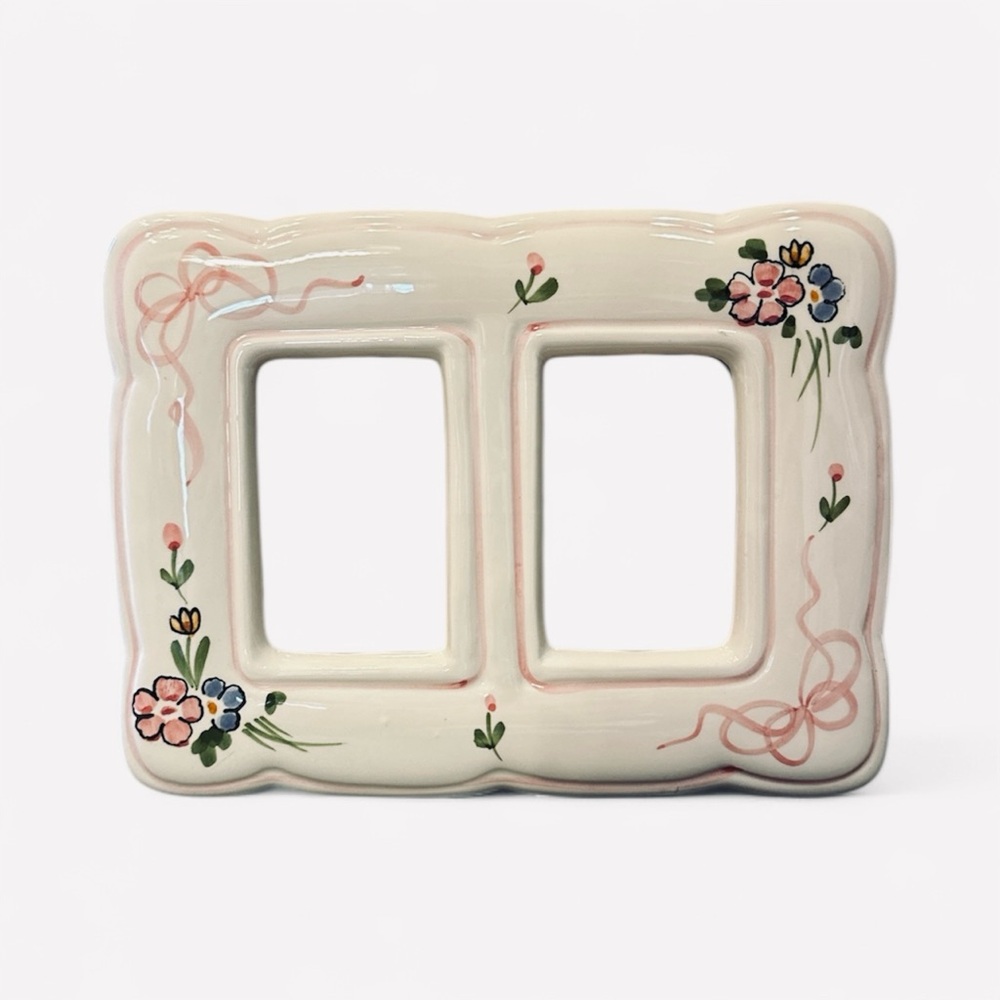 Vintage (1987) Hand Painted Floral Double Photo Frame for 2” x 3” photos.